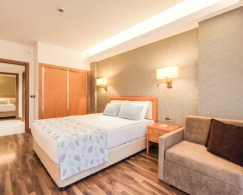 2-Bedroom Family Room